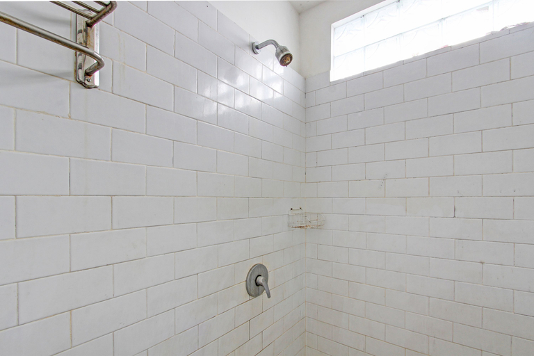 Bathroom, OYO 93607 Penak Malioboro Bunk Bed, Yogyakarta
