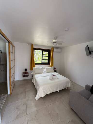 Bedroom 4, MOOREA CHILL AND BEACH LODGE