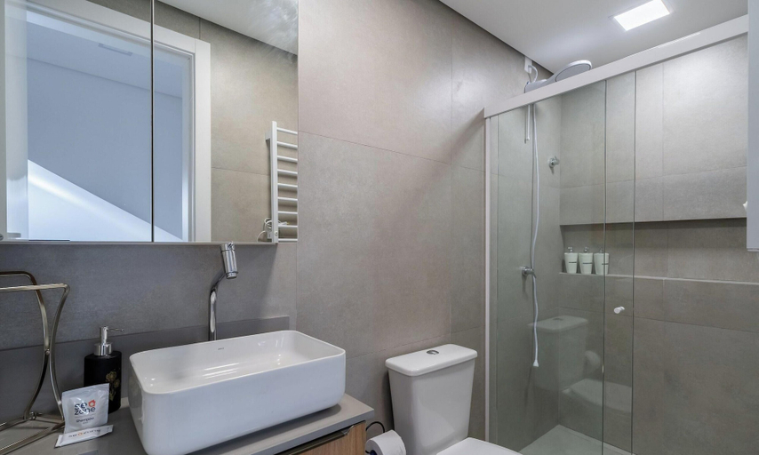 Bathroom, Complete Studios in Downtown Floripa - CMA, Florianopolis