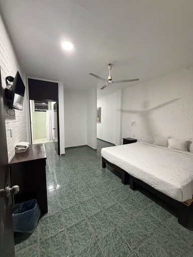 Room 2, Hotel Plaza, Lázaro Cárdenas