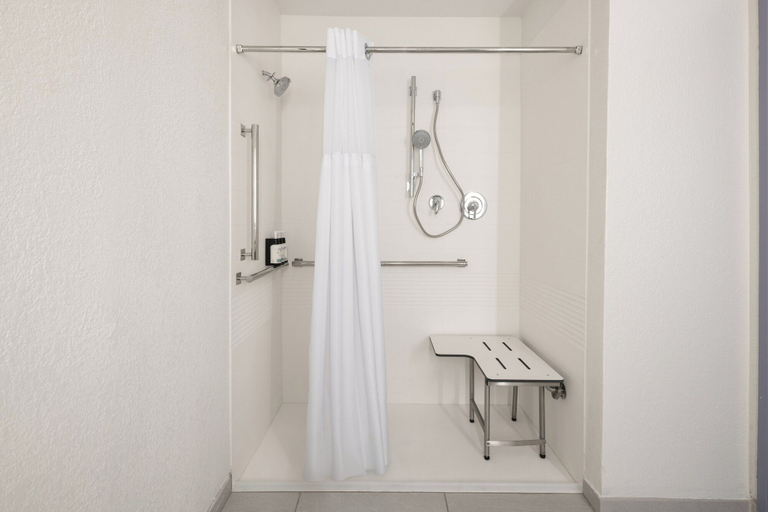 Bathroom 4, Gerner by IHG, Sumter