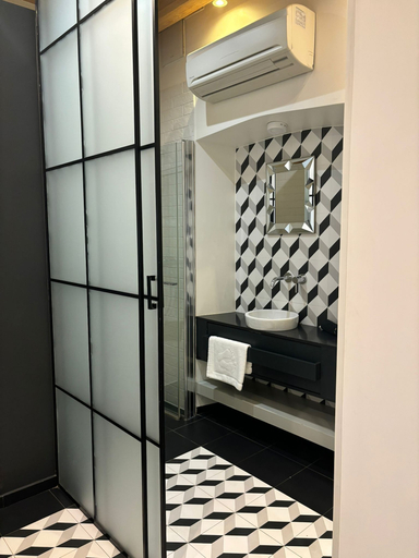 Bathroom 3, Premium Apartments by Wawel Castle, Kraków City