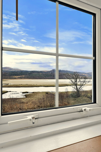 Exterior 2, Cottage by Loch With Stunning Views, Argyll and Bute