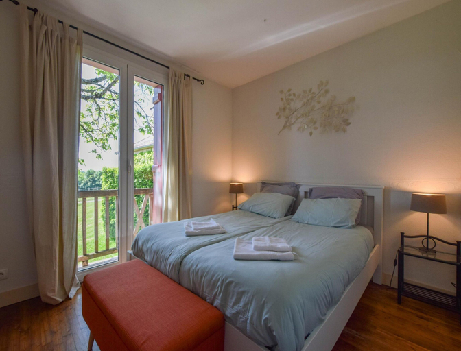 Room 3, Holiday Home for 6 People With Private Pool, Dordogne