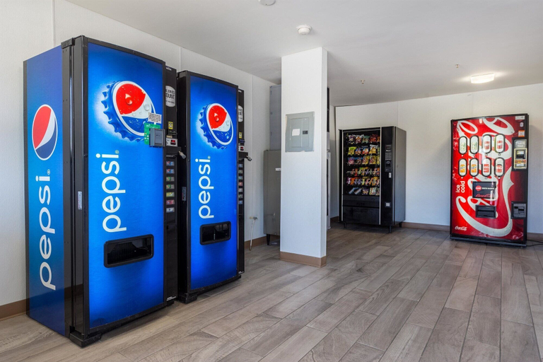 Food & Drinks 5, Motel 6 Greenville, SC, Greenville