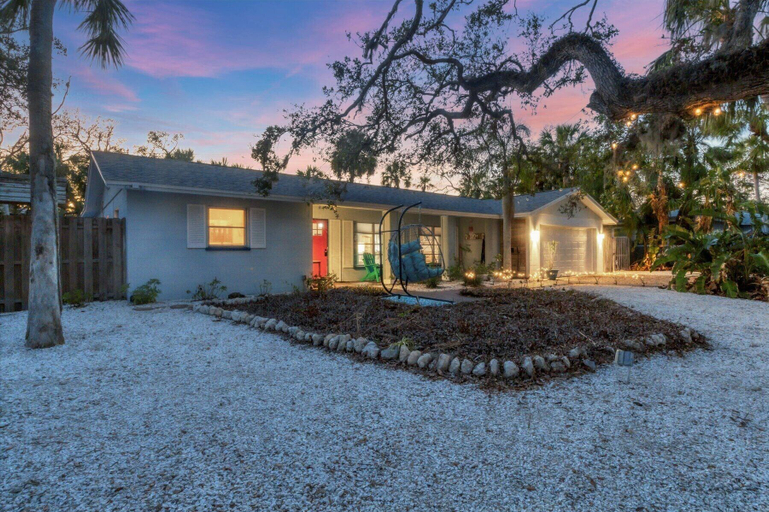 Exterior, Oxford Oasis, Sarasota