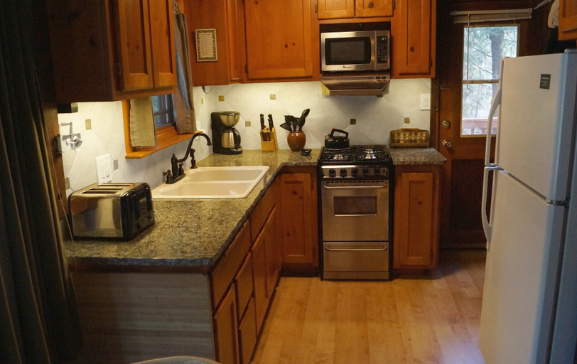 Interior 5, Squirrel's Nest, Mariposa