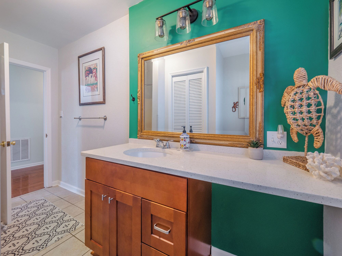 Bathroom 3, Beach Breeze by Carolina Retreats, New Hanover