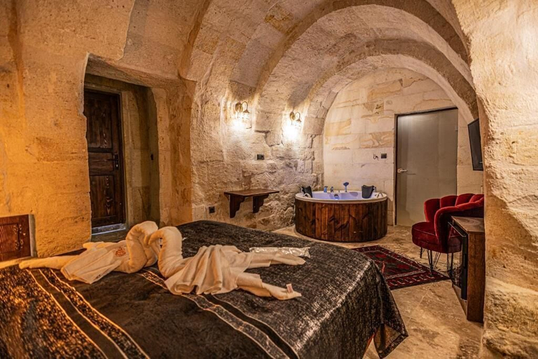 Bedroom 4, Zümrütü Anka Cave, Ürgüp