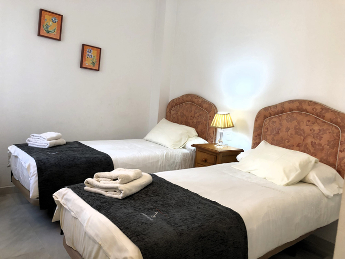 Room 4, 3 Bed Excellent and Quiet Location F-4, Málaga