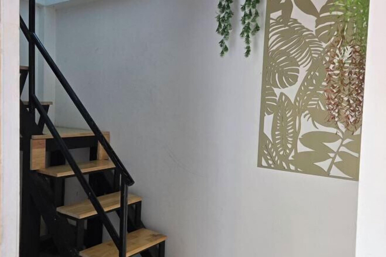 Room 5, Manonkan Kranuan, Kranuan