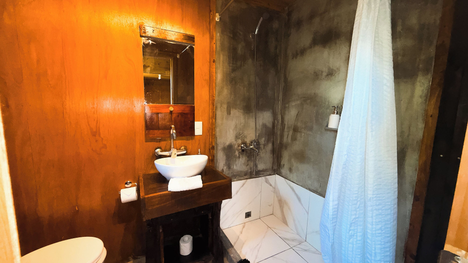 Bathroom 3, Estancia CH, n.a351