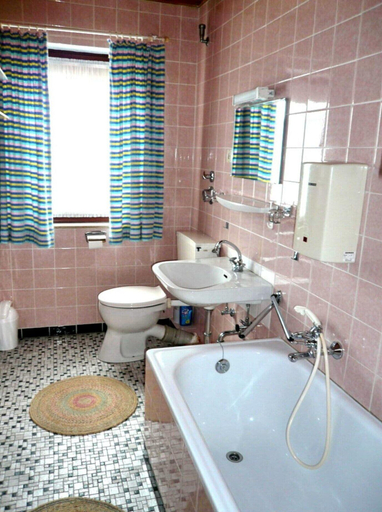Bathroom, Apartment, Dornumersiel, Aurich