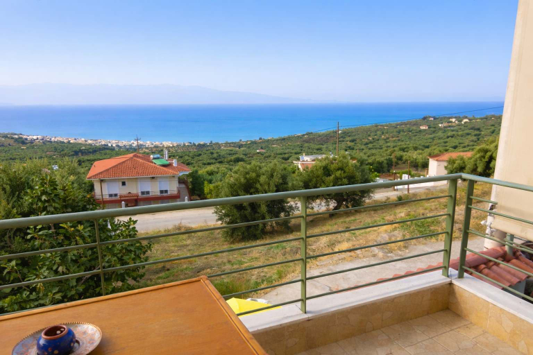 Room 3, Serene Seaview Getaway With Garden in Akrata, West Greece