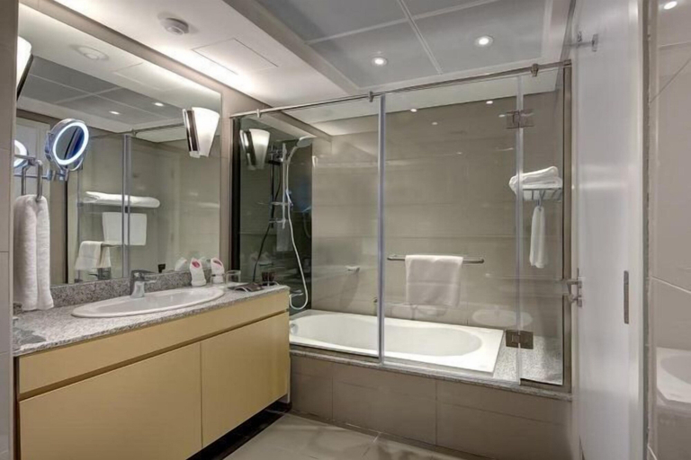 Bathroom 5, Royal Continental Hotel, Dubai