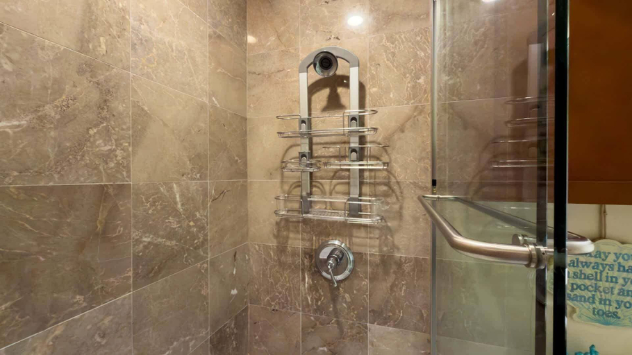 Bathroom 2, Sapphire Exclusivity Luxury Killer Views 3 Bedroom Apts, Cameron