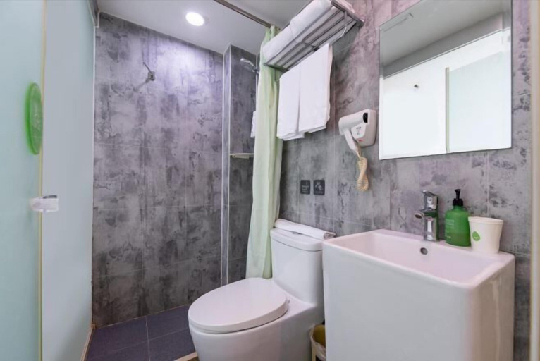 Bathroom 4, Jitai Hotel (Shanghai Dahua 3rd Road Subway Station), Shanghai