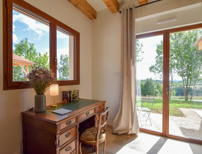 Living room 2, Elegant 10-guest Villa With Pool & Castle Views, Dordogne