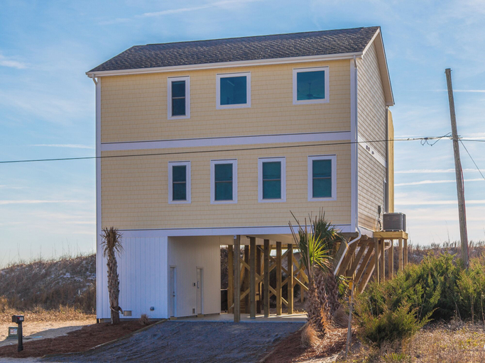 Exterior & Views 2, Sunshine Daydreams by Topsail Realty, Pender