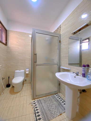 Bathroom, The La Mera Beach Apartments, Kisauni