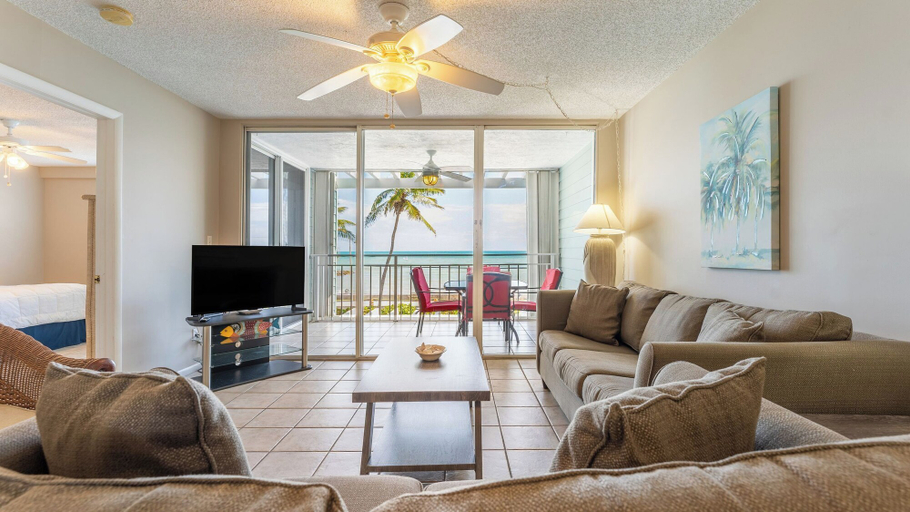 Front of property, Brisa Del Mar by Avantstay Communal Pool Gated Community Ocean Front, Monroe