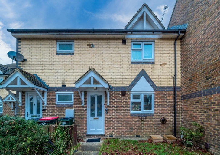 Exterior 2, Charming Crawley Getaway 1br Near Gatwick Airport, West Sussex