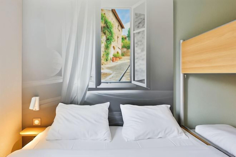 Bedroom 3, B&B HOTEL Valence Sud, Drôme