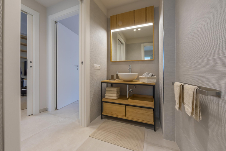 Bathroom 4, Mina Apartment 100m From Sea, Bari