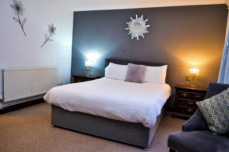 Bedroom 3, Ty Newydd Country Hotel, Rhondda, Cynon, Taff