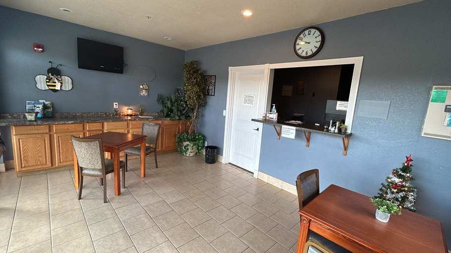 Others 4, HiWay Inn Express Kiowa Hwy 69, Pittsburg