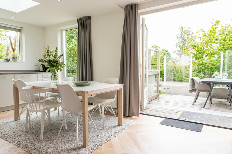 Dining 2, Nice, Modern Furnished Holiday Home, Texel