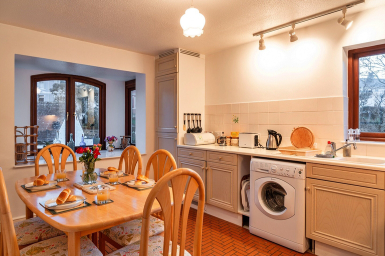 Private kitchen 2, Apartment in Falmouth Near Beaches & Harbour, Cornwall