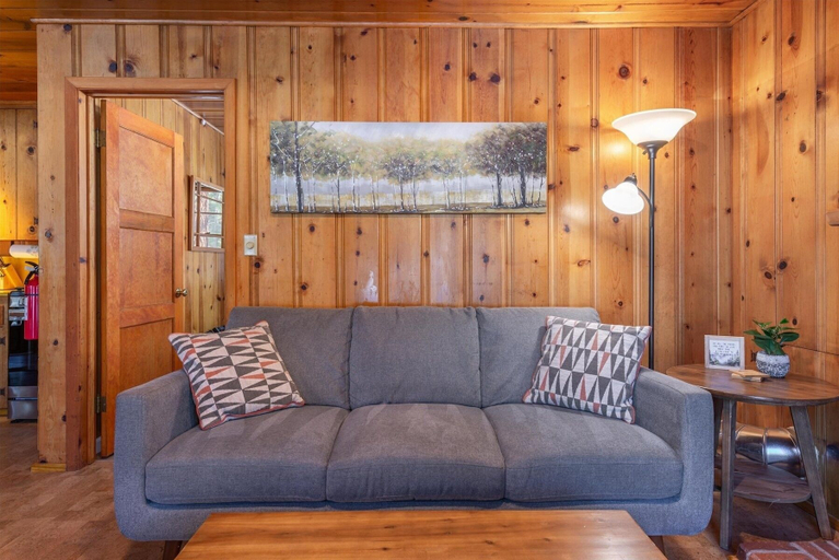 Living area 4, Midiron Golf Cabin 3 Bedroom Cabin, Placer