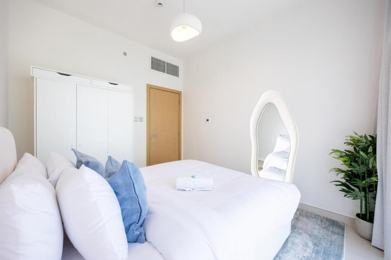 Room 5, Bloomfields Dreamy 2BR in Radiant Boulev, Abu Dhabi City