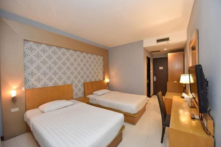 bedroom 9