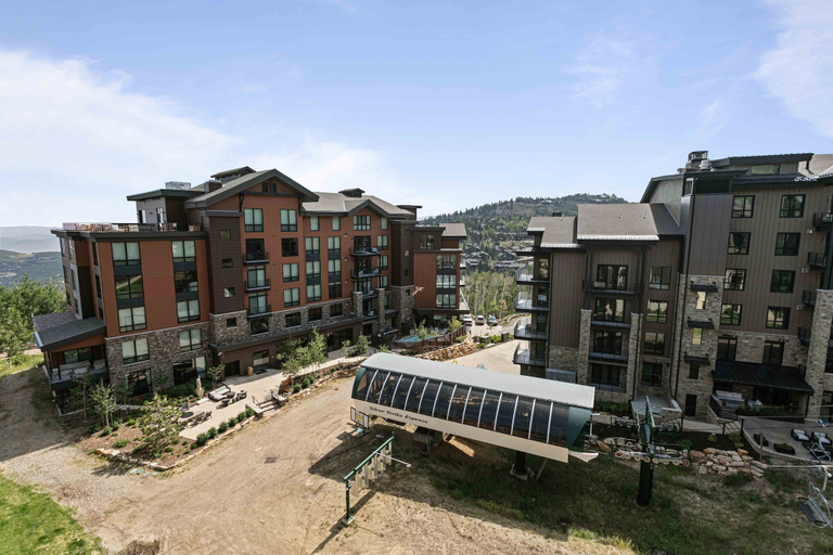 Exterior 4, 4 Bed 3.5 Bath Deer Valley Ski-in/ski-out 4 Bedroom Condo, Summit