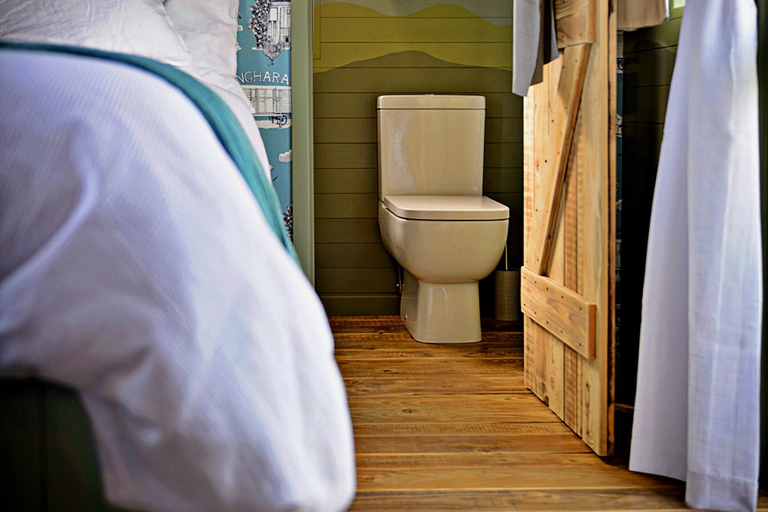Room 4, Tranquil Shepherds Hut With Stunning Views, No Deposit, Gwynedd