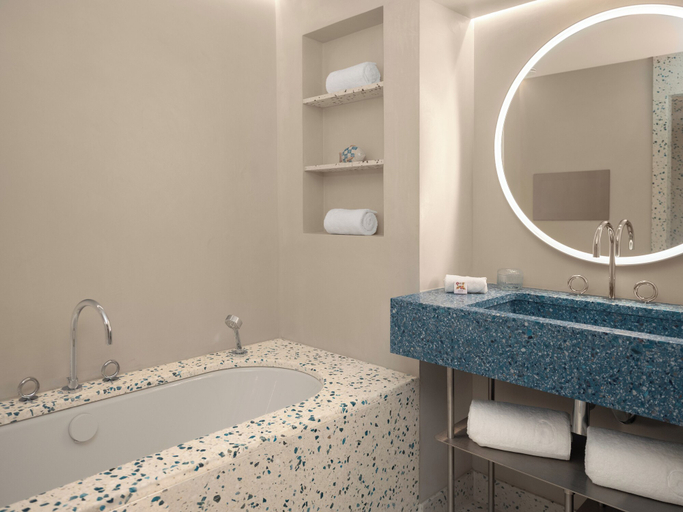 Bathroom 5, Hôtel Les Roches – Relais & Châteaux, Var