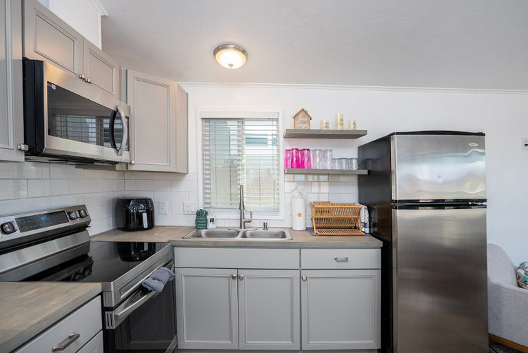 Interior 5, Picture Perfect at Sam's Beachcomber!, Mohave