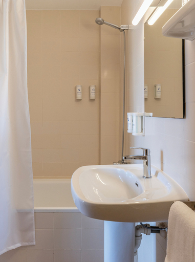Bathroom 3, BAY HOTEL, Girona