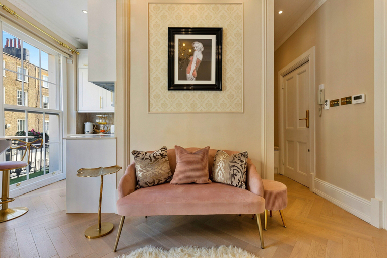 Living room 2, Elegant Apartment in Marylebone, London