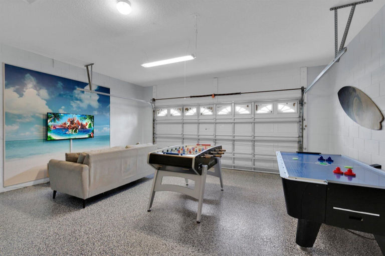 Interior 4, Sp8131, Osceola