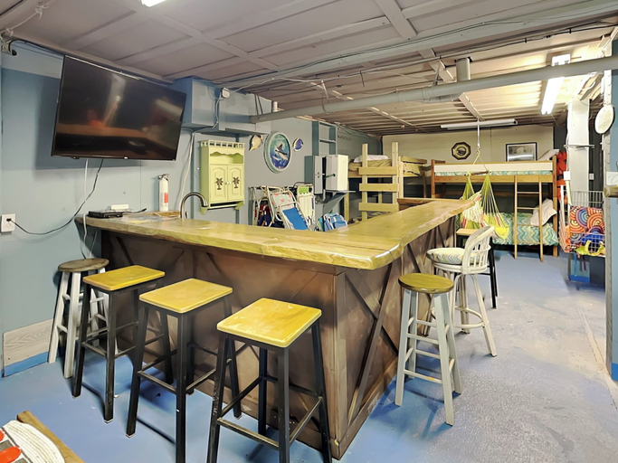 Food & Drinks, In Good Sands by Topsail Realty, Onslow