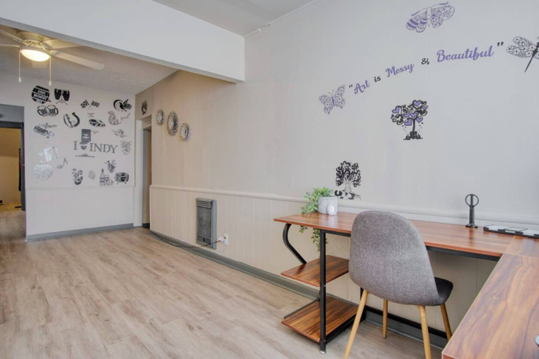 Room 4, Charming Windsor Park Stay 1BR 1BA w Workspace, Indianapolis