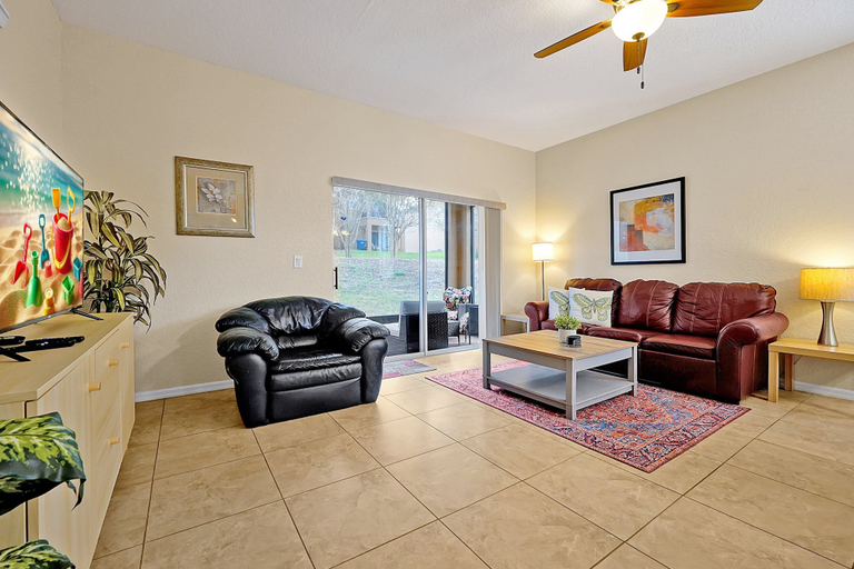 Interior 3, 406 Palermo St Davenport Family, Polk