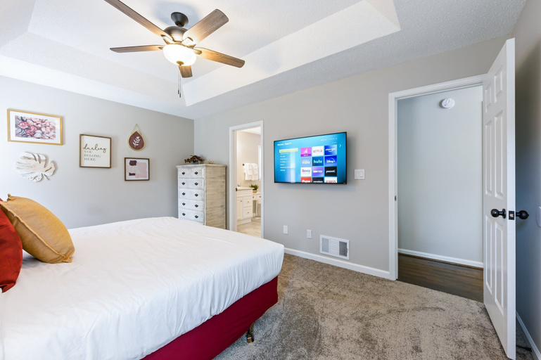 Interior 2, 13 Windfield Dr, Cartersville, Bartow