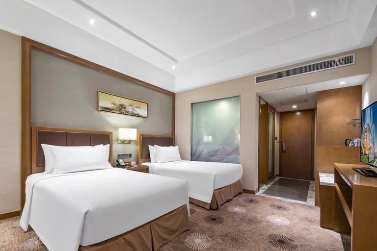 Bedroom 2, Ramada Plaza by Wyndham Pudong, Shanghai