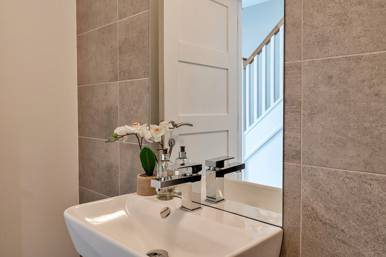 Bathroom 3, Charming Home in Saltash Near Whitsand Bay, Cornwall
