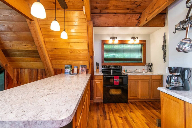 Interior 2, Hot Tub - Haven at the Red - Red River Gorge, KY, Powell