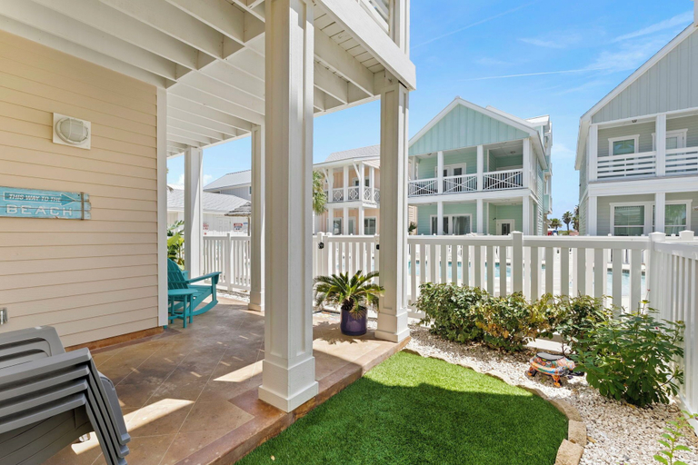 Others 5, Dauphin Beach House, Nueces